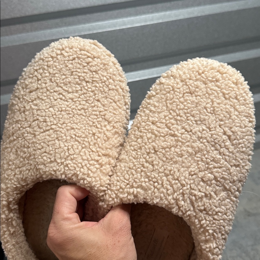 Madewell Cream Tan Sherpa Scuff Slip On Cozy Indoor Slippers Size 8 - Picture 2 of 4